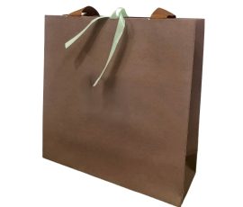 QYC Print custom paper bags, luxury shopping bags, retail paper bags, kraft paper bags.