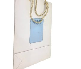 QYC Print custom paper bags, luxury shopping bags, retail paper bags, kraft paper bags.