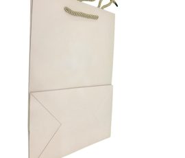QYC Print custom paper bags, luxury shopping bags, retail paper bags, kraft paper bags.