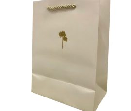 QYC Print custom paper bags, luxury shopping bags, retail paper bags, kraft paper bags.