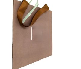 QYC Print custom paper bags, luxury shopping bags, retail paper bags, kraft paper bags.