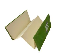 QYC Print custom greeting cards and postcards, high-quality card printing.