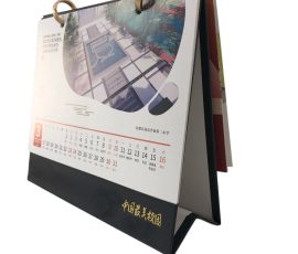 QYC Print custom desk calendars, creative calendar printing for corporate gifts.