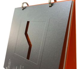 QYC Print custom desk calendars, creative calendar printing for corporate gifts.