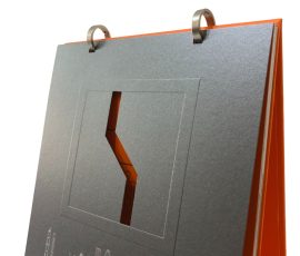 QYC Print custom desk calendars, creative calendar printing for corporate gifts.