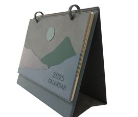 QYC Print custom desk calendars, creative calendar printing for corporate gifts.