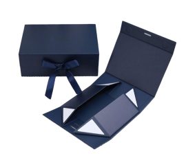 Collapsible rigid box with flat-packed and assembled states. Premium grey board and magnetic closure.